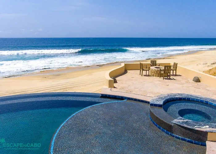 Casa Kash Beautiful 4 Bedroom Beachfront *